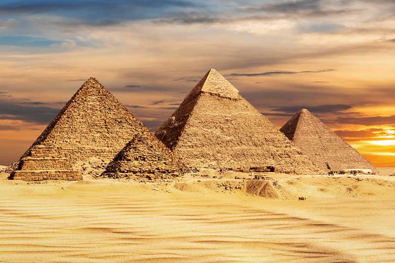 Pyramids of Giza Pyramids of Giza