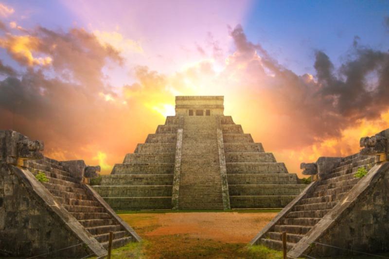 Chichen Itza City, Chichen Itza in Mexico Chichen Itza City, Chichen Itza in Mexico